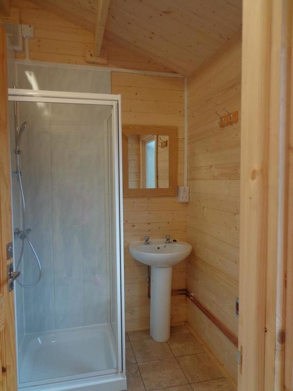 Отель Bryn Dinas Camping Pods Ltd. Бетгелерт Экстерьер фото